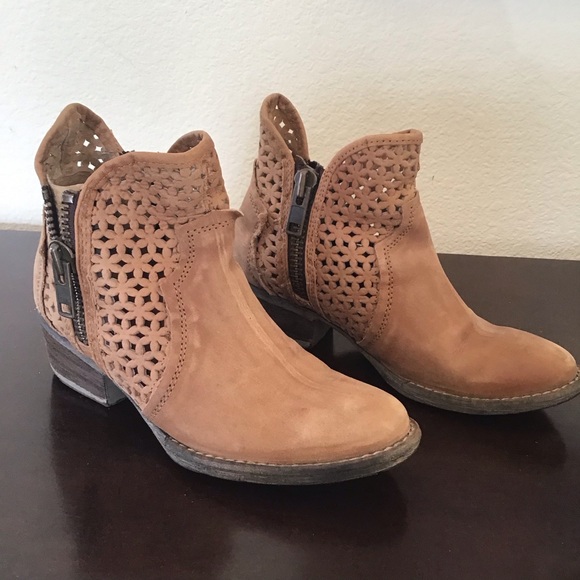 Circle G Western leather booties camel brown Sz 6 - Picture 2 of 10